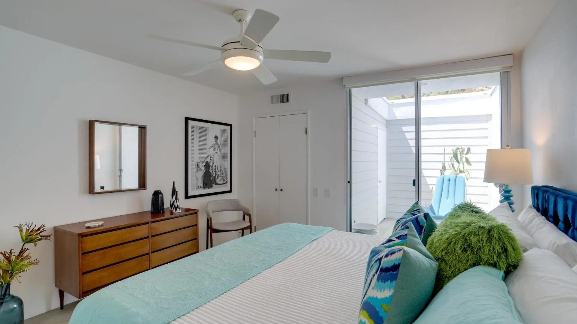 公寓 Palm Springs Condo With Pool Access, Mountain Views!