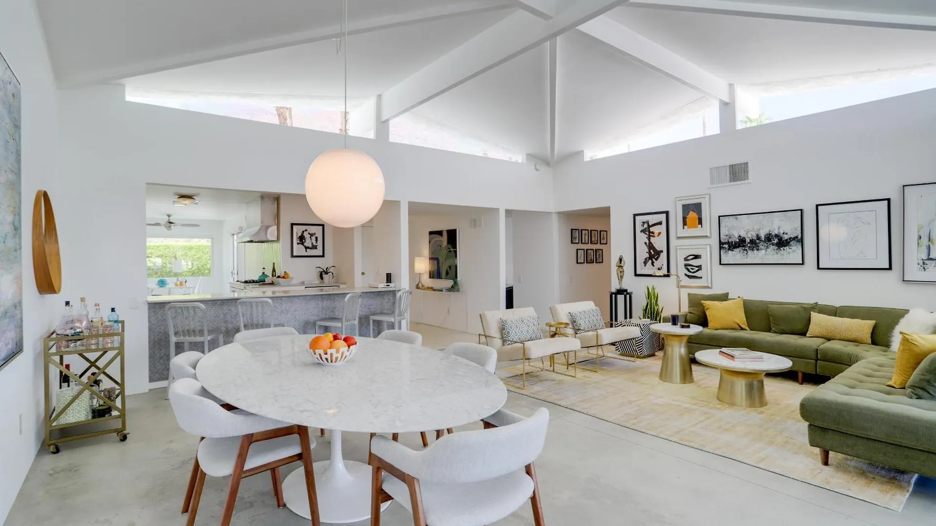 Palm Springs Condo With Pool Access, Mountain Views!